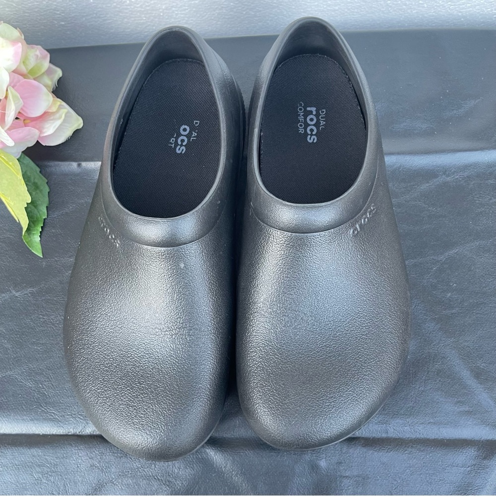 Crocs On The Clock Work Slip-On Size 7 Women - image 5